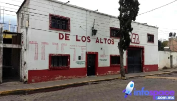 Camiones Rojo De Los Altos - San Jose