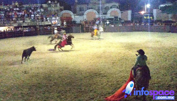 Plaza De Toros Santiago Apostol - Tenextepango