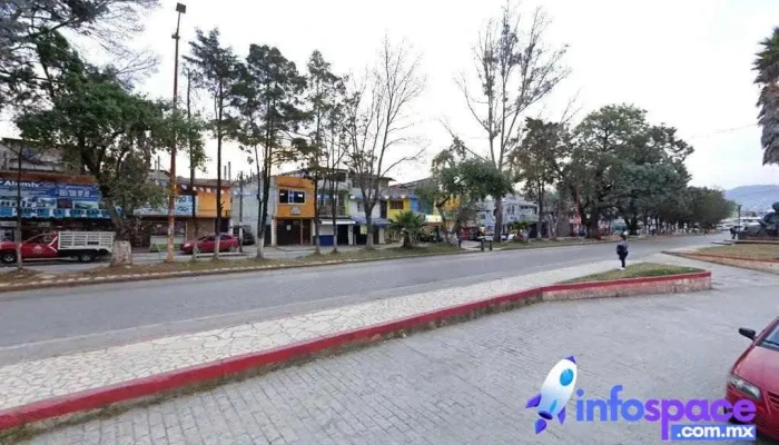 Autobuses Tla Titanium [Terminal San Cristóbal de las Casas] - San Cristóbal De Las Casas