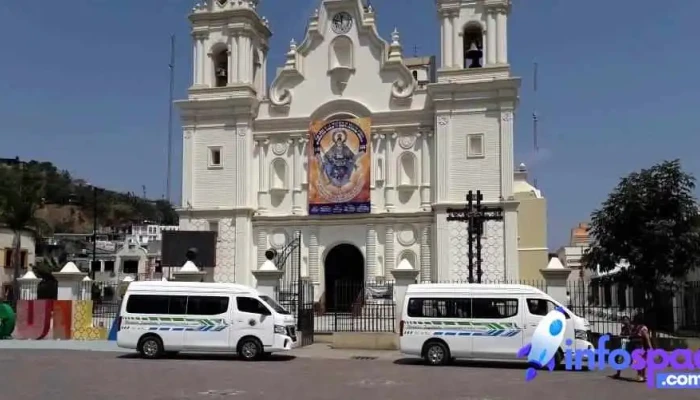 Autotransporte De Pasaje Y Turismo Paraiso Juquileno Automovil - Santa Catarina Juquila
