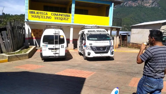 Autotransportes Los Turistas Del Lunes Del Cerro -  Camion - Oaxaca de Juárez