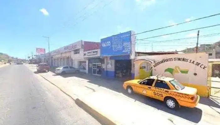 Central De Autobuses Istmenos Cerca De Mideg - Salina Cruz