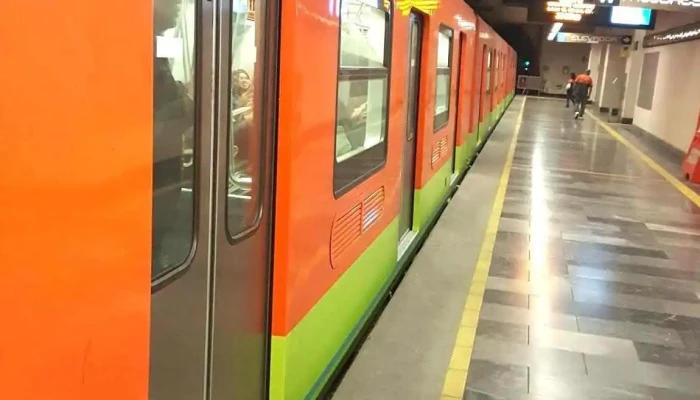 Eje Central -  Estacion De Ferrocarril - Ciudad de México
