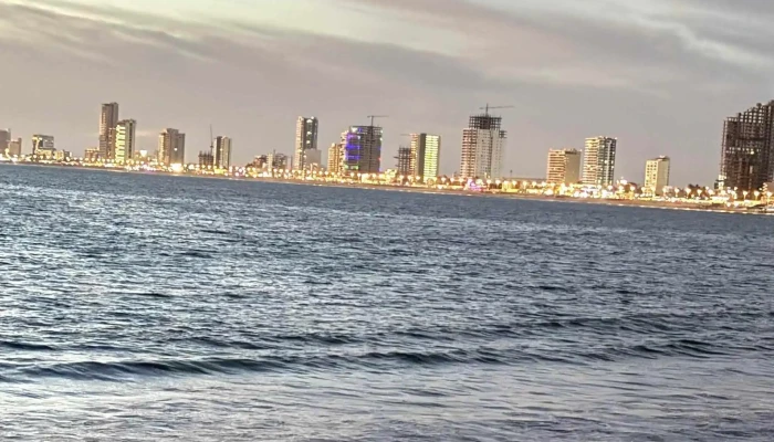 El Muchacho Alegre -  Direccion - Mazatlán