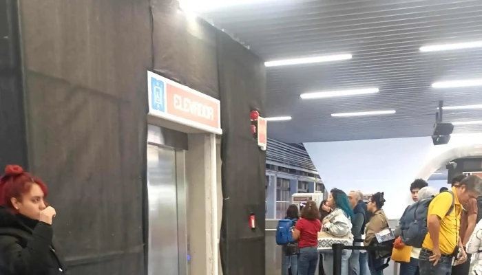 Estacion Santa Fe Tren Insurgente Videos - Cuajimalpa de Morelos, Ciudad de México