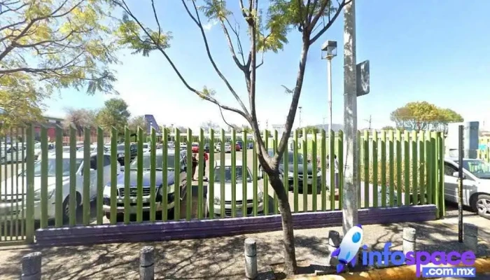Estacionamiento Del Parque Luis Donaldo Colo - Toluca De Lerdo