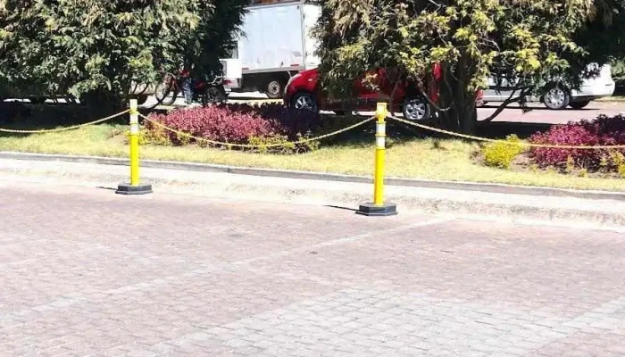 Fraccionamiento Y Club De Golf Los Encinos -  De Los Visitantes - San Miguel Ameyalco
