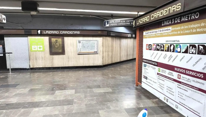 Lazaro Cardenas Parada De Tren Subterraneo - Ciudad de México