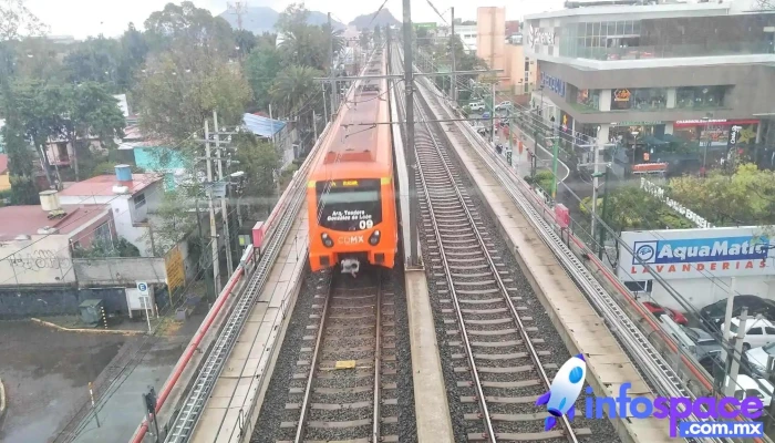 Lomas Estrella -  Estacion De Ferrocarril - Ciudad de México