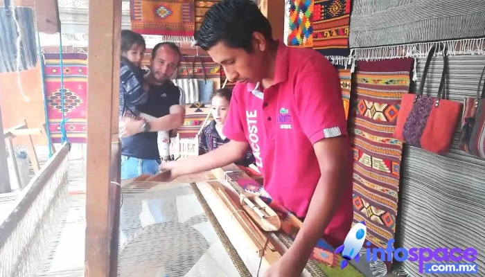 Mercado De Artesanias De Teotitlan Del Valle Interior - Teotitlán del Valle