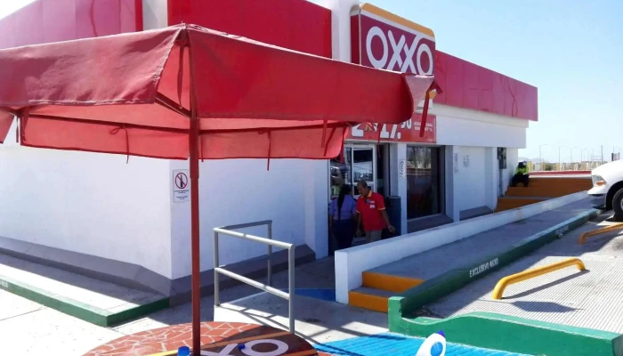 Oxxo Aeropuerto - Acceso Aeropuerto