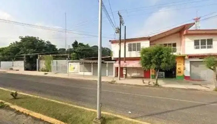 Parada Autobuses De Segunda -  Cerca De Mideg - Loma Bonita