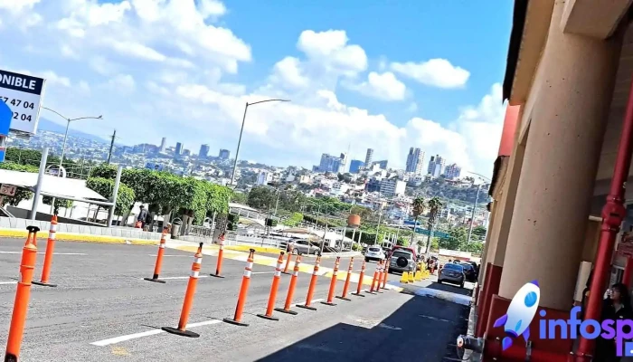Parada De Autos Por Aplicacion -  Numero - Santiago de Querétaro