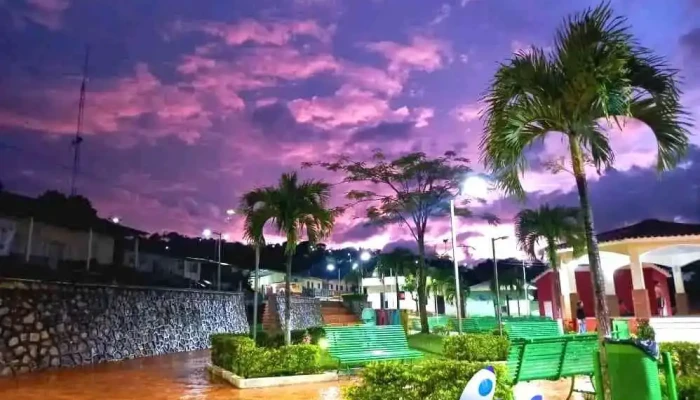 Parque Central, Los Moyos - Moyos