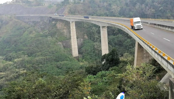 Puente Chiltoyac - México