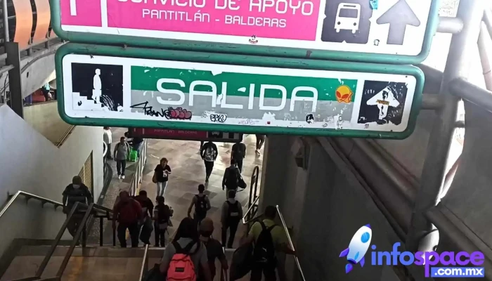 San Lazaro Parada De Tren Subterraneo - Ciudad de México