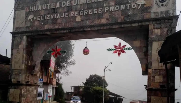 Terminal De Autobuses Au -  Numero - Huautla de Jiménez
