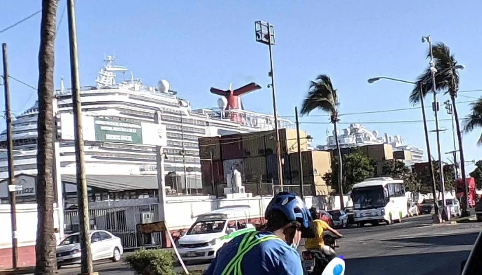 Tmaz -  Edificio - Mazatlán