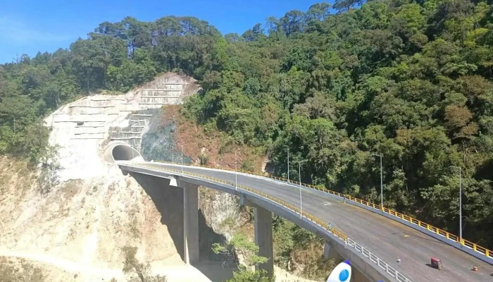 Túnel San Sebastián Coatlán, Km. 51+726. Long. 168 m. - Oaxaca