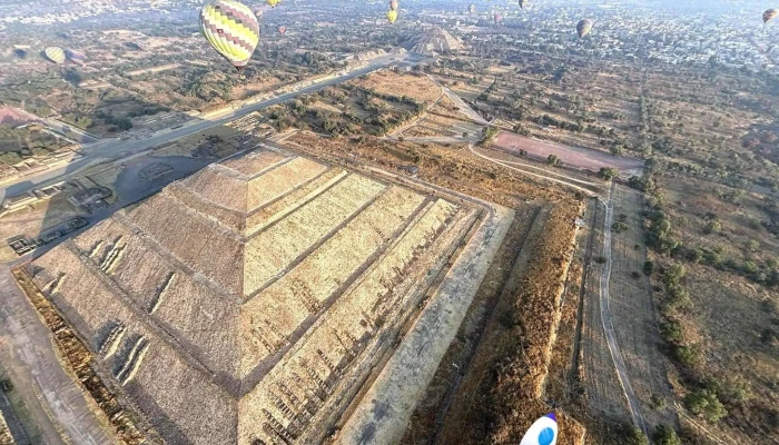 Zona Arqueologica De Teotihuacan Puerta 5 Piramide Del Sol - Teotihuacán de Arista